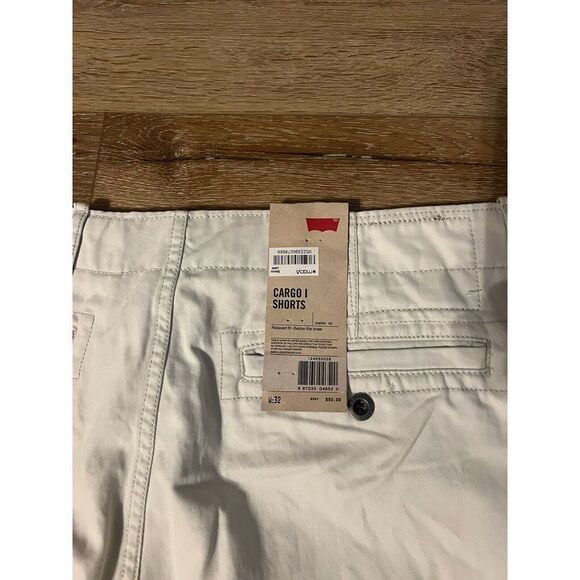 Levi's Ace Relaxed Fit Men's Size 32 Cargo Shorts Short Pants Beige $50 NWT - Picture 3 of 3